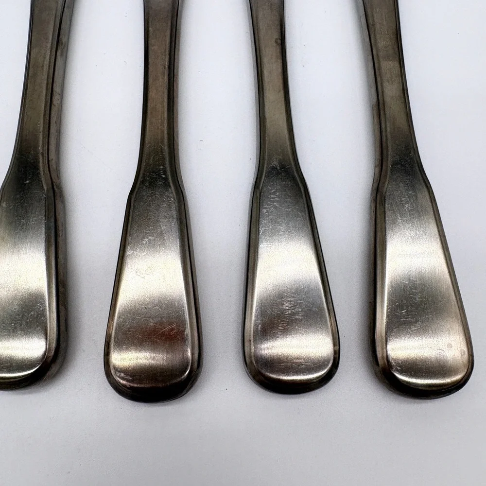 Oneida Deluxe Independence Stainless Steel Set of 4 Dinner Knives